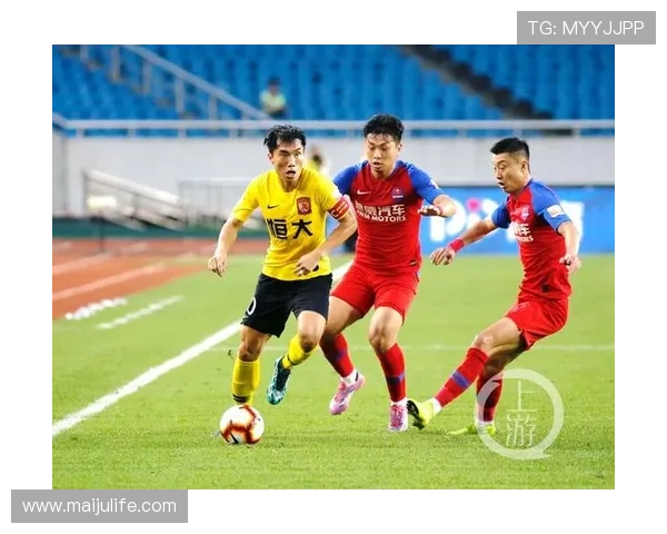 聚焦中超赛程风云激战全景解析与看点前瞻新赛季走势与豪门争锋故事 - 副本 - 副本 - 副本 (3)